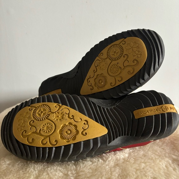 Jambu Vegan leather Red Wildflower Mary Jane sandal, size 8.5 - Picture 6 of 6